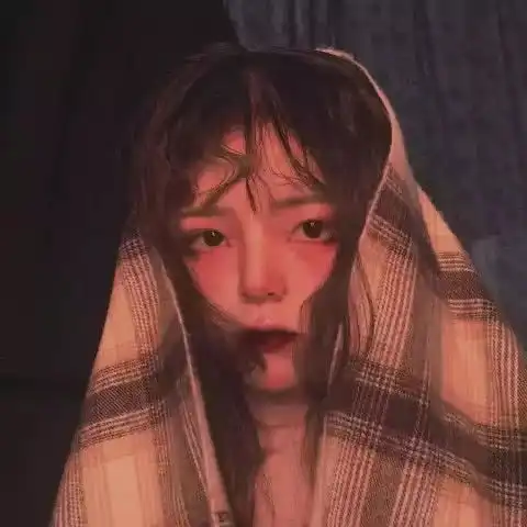 可爱温馨搞怪闺蜜头像怕爱你太明显,又怕你看不见
