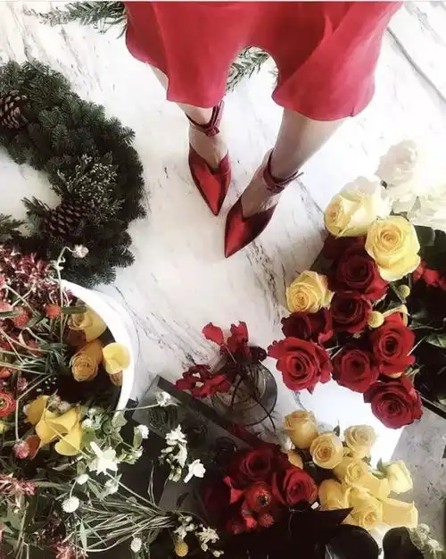 所有女生李佳琦的魔鬼新年红色攻略来喽
