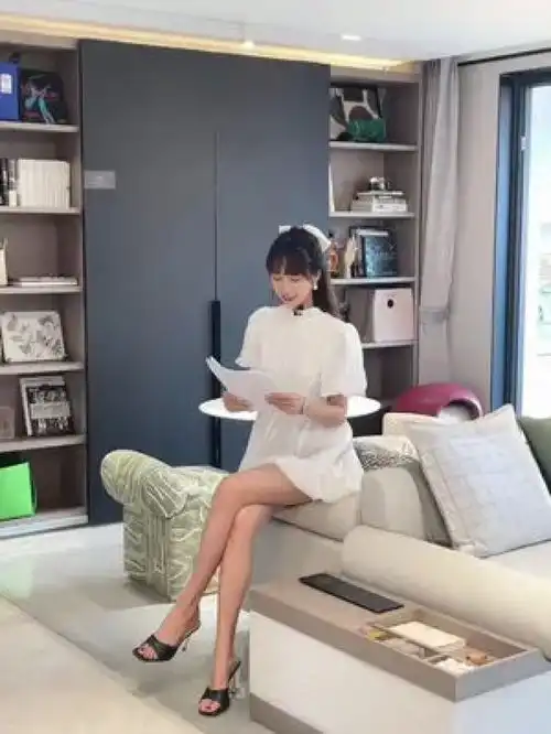 不要做emo的傀儡,要做快乐的领头杨甜系女孩治愈系笑容你追梦我护航
