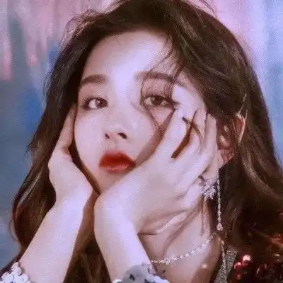 ins风好看的女生头像
