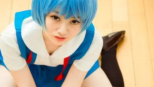 萌系二次元美女玩cos,这个扮演的是哆啦a梦吗视频
