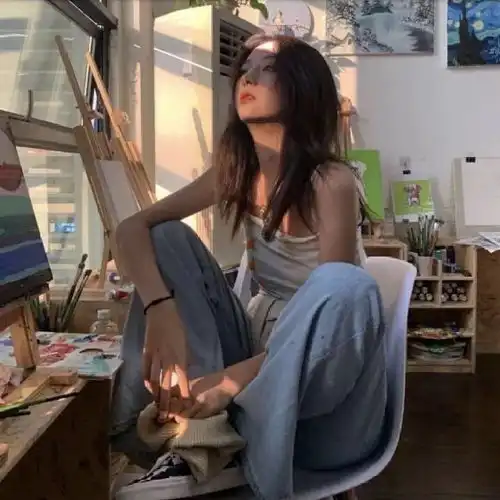 真人女生头像暧昧横行的时代不适合恋爱

