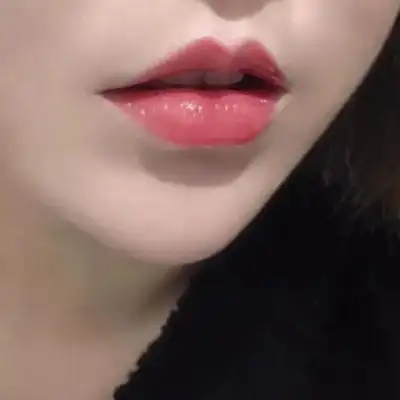 高冷霸气韩系部位女头烈焰红唇女生头像
