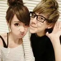 有没有像这种情侣头像的呀真实的不带字女生要萌一点
