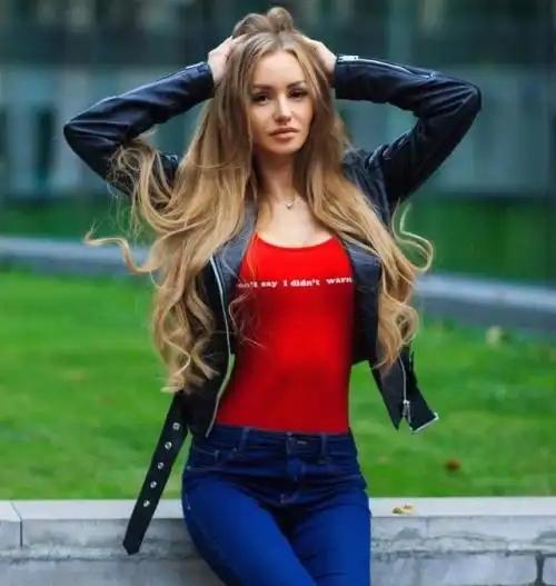 俄罗斯美女身材火辣,为何中国人很少人迎娶网友怕中年发福
