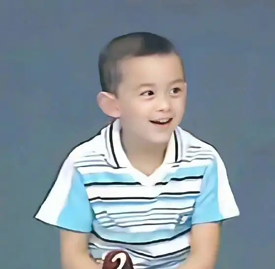童星出身演员旧照对比陈星旭没变,李兰迪同框过吴磊,杨紫却被笑是丑小鸭
