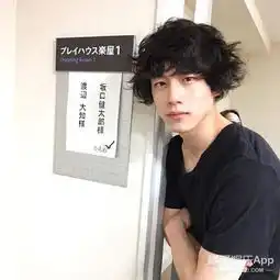 ta很红丨坂口健太郎神似井柏然又很文艺范儿的日本当红男星
