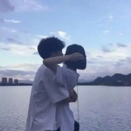 情侣头像唯美,你的心只给我一人我会好好守护它
