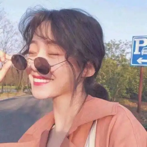 这般治愈系的笑容,一不小心都会沦陷吧
