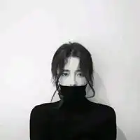 穿黑色毛衣的女生头像
