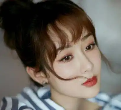 家有儿女藏了多少漂亮女孩杨紫不算什么,长大的朵朵太惊艳
