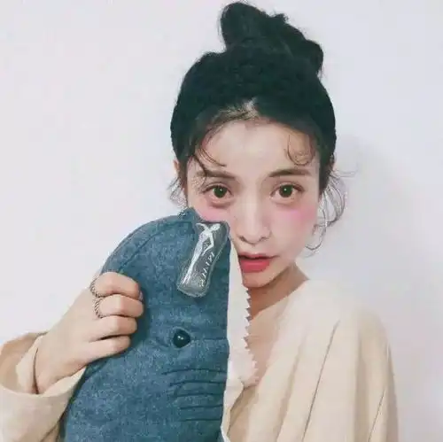 头像我从未爱过这个世界我只喜欢你
