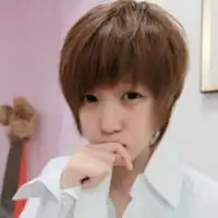 搞怪情侣qq头像默默的看着你幸福
