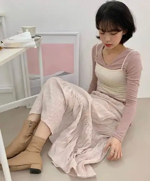 气质型女孩初夏怎么穿简约风穿搭小技巧,凸显高级时髦
