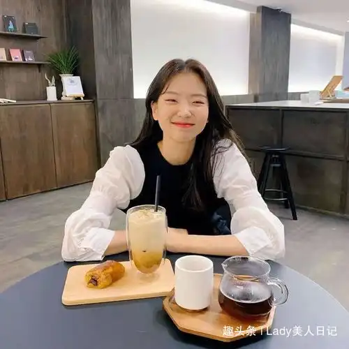 2020初春的少女甜美治愈系穿搭太美了,吸引力爆棚,高级时髦
