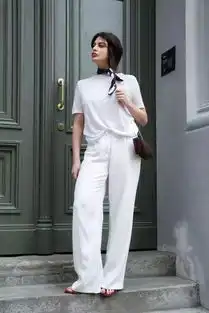 夏天阔腿裤选择什么款式,才能既清凉又显高
