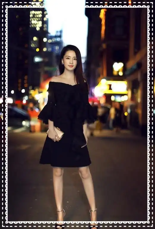 李沁穿露脐装秀蚂蚁腰,却被赘肉抢镜,网友去健身房练练再来吧
