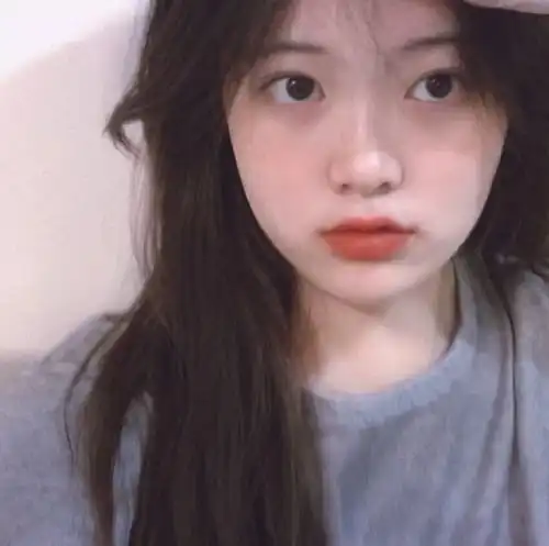 治愈系美女微信头像你那么温柔走两步风都会甜一点
