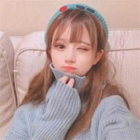 女生头像可爱,粉红色的少女卖萌的样子
