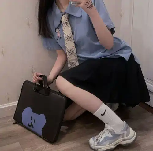 仙女系不露脸女生头像把细碎的烦恼暂停关掉,把月亮挂好睡个好觉
