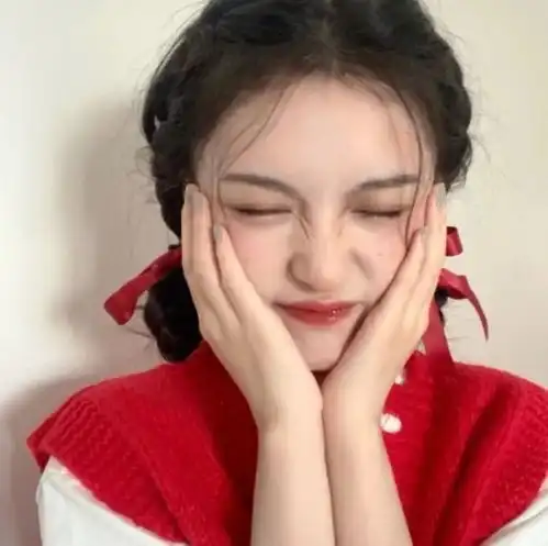 超级喜庆的新年头像
