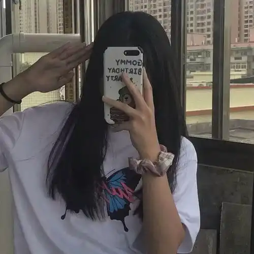 头像生活好像没有变
