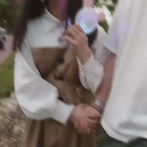 情头丨肯陪你的人很多,但陪你到最后的很少
