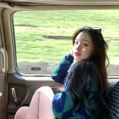 2023最新青春洋溢女生头像
