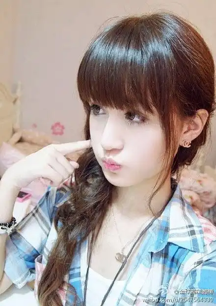 上个月去参加闺蜜婚礼,那真叫一个屌丝变...搞笑微博精选

