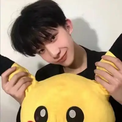 有个性且帅气男生头像吸引迷妹
