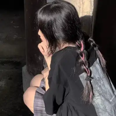 很治愈的很好看的ins女生头像大全追赶你爱的男孩不如去接纳那个爱你的男孩....
