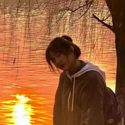 落日余晖待你而归阳光女头
