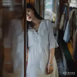 复古工业风天工校花车厢秀标致长腿
