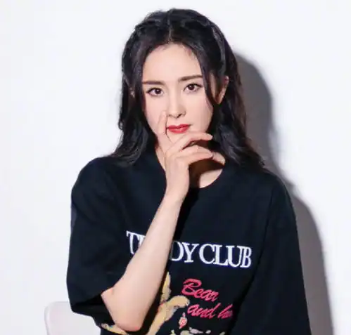 谁说明星都是学渣,看看关晓彤杨幂的高考分,这次叫文艺双馨
