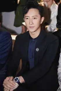 谁说韩庚过气了禁欲系西服亮相依然是小鲜肉
