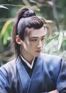 拍戏间隙健身饿到做梦吃日料这群男的也太自律了
