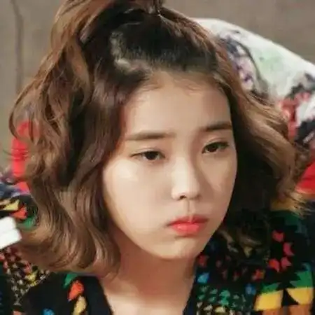 尴尬期刘海怎么打理试试18年最火的仙女烫吧
