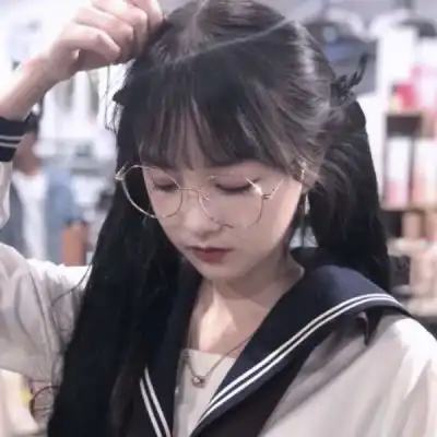 微信女生头像怦然心动.
