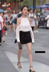 街拍美女小个子女孩的显高穿搭,简约黑白配,时尚又耐看
