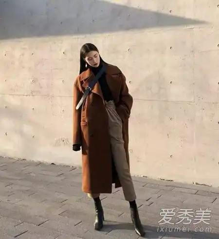 春节期间美貌也要继续营业新年战袍也已经为小姐姐你准备好了
