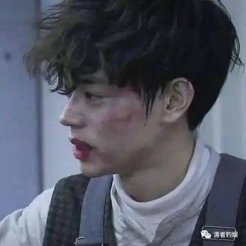 丑着玩的巨星玩乐队的菅田将晖近照引热议,网友以为汪涵叛逆
