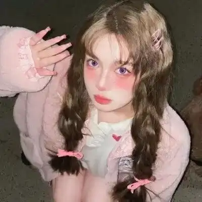 粉色系可爱女生头像
