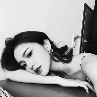 黑化女生头像真人黑暗系现代女生头像
