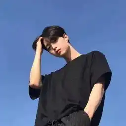 小哥哥头像我只喜欢你我看过那么多云你是最灵动的那一朵
