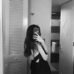 黑白女头像伤感高冷丧黑白系超酷女头
