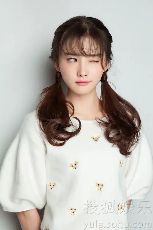 王嵛元气写真曝光灵动激萌少女感爆棚
