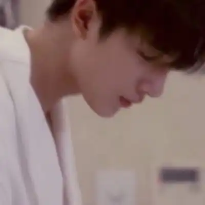 对身边的人微笑,脉脉温情丰富平凡男生头像我要个性网

