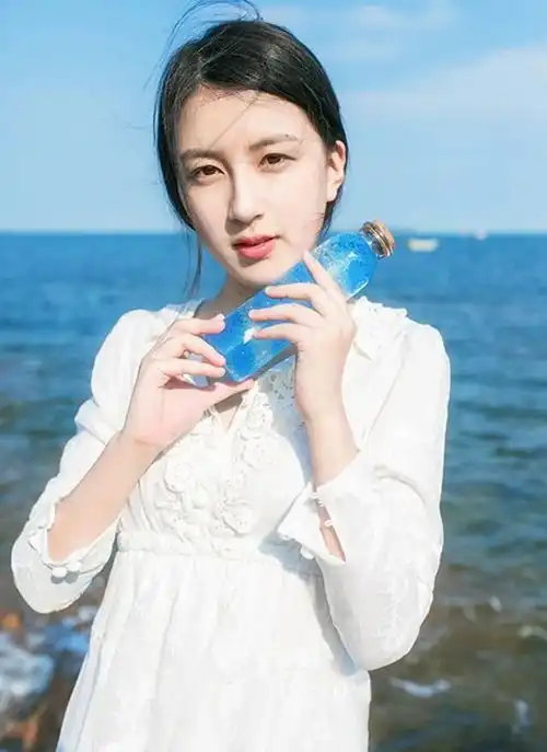 海边女孩,唯美白裙浪漫治愈系
