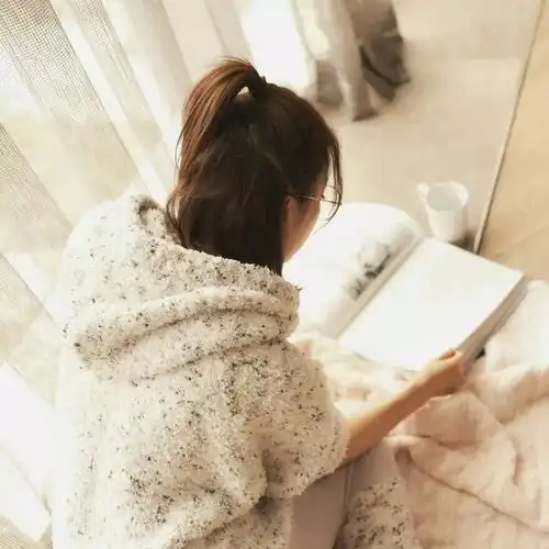 女生头像美好青春,认真生活

