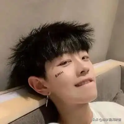 初中时期,男生自认为很丢脸的3种行为,女生小老弟蛮帅的
